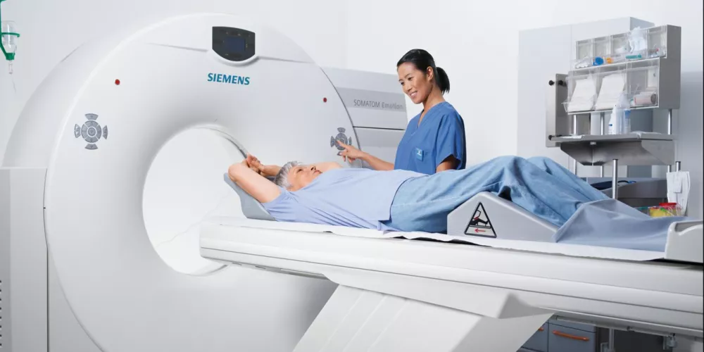 اشعة مقطعية للبطن والحوض بالصبغة